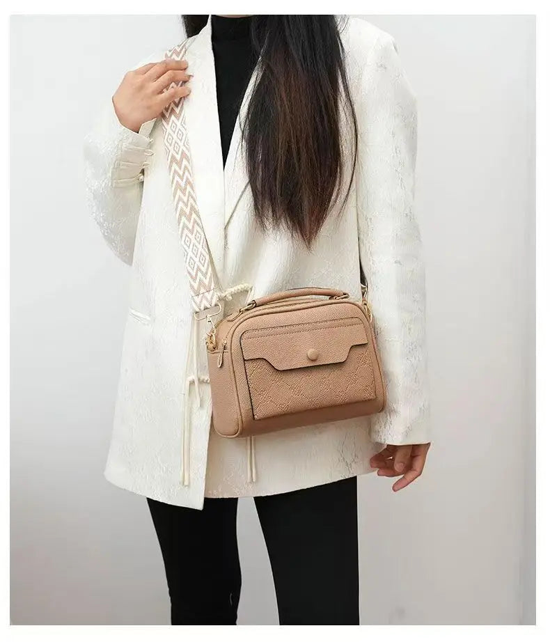 Women's Synthetic Leather Messenger Bag with Detachable Strap, Multi Layer Compartments, Chic Crossbody Purse for School, Travel