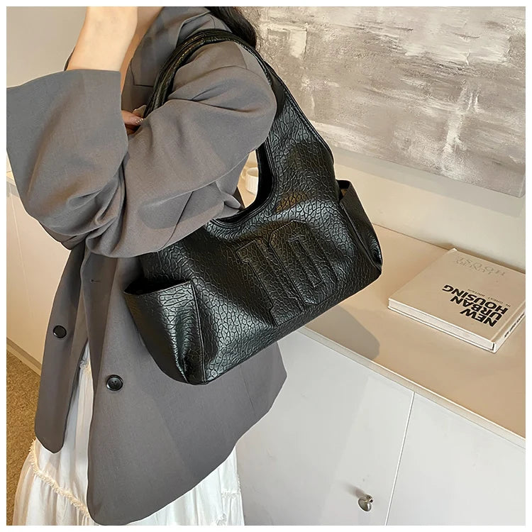 Luxury Women Bag 2025 New Armpit Handbags Women Shoulder Hobos Purse Top-Handle Bag Punk Cool Girls Shopping Packs Large Bolsas